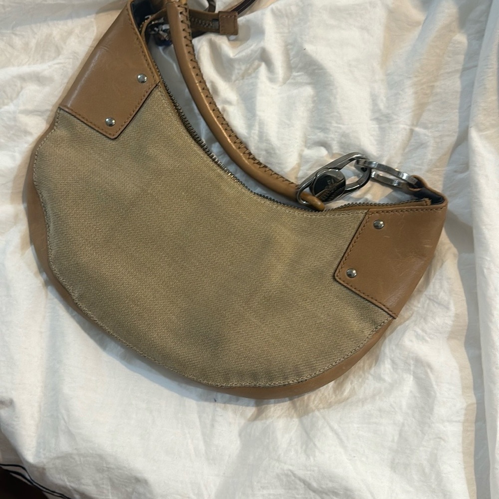 Gucci Tan Leather Hobo Bag with Classic Design